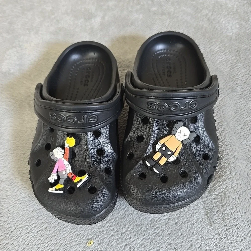Crocs Baya Clog Toddler 7c Black With Kaws Charms Slip On Casual‎ Outdoors